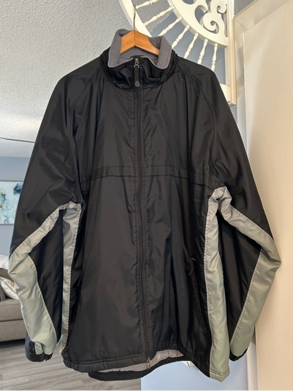 Vintage Foot Locker Men's Black Fleece Lined Jacket Coat with Gray Trim Size 2XL